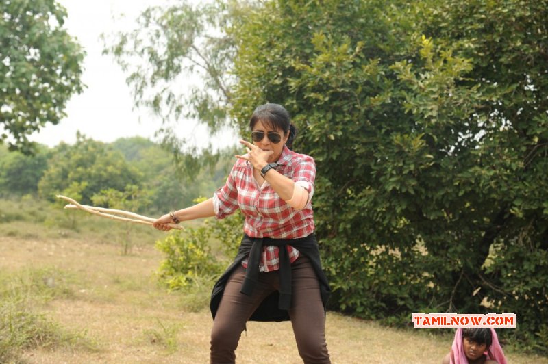 Latest Pic Film Magalir Mattum 305