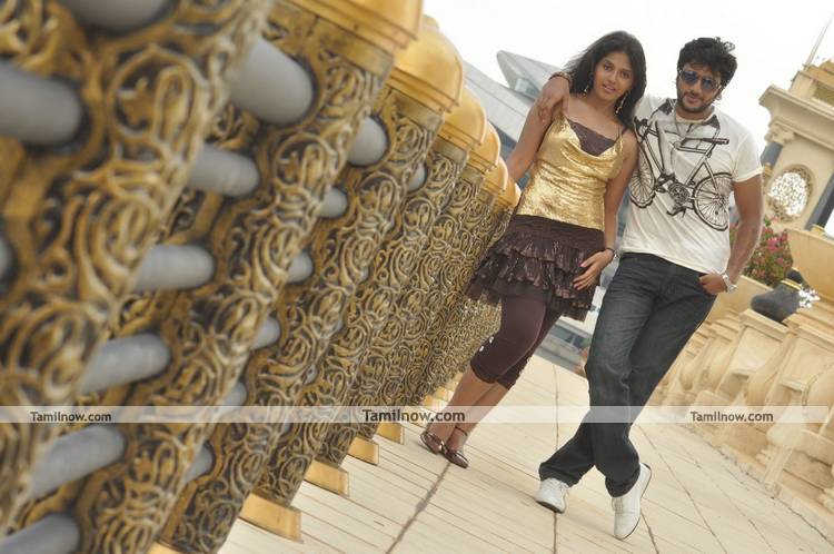 Anjali And Sathya Stills From Maharaja 9