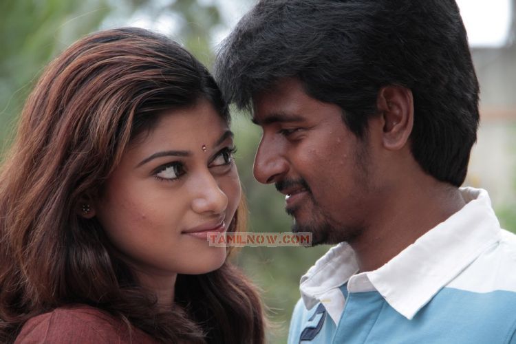 Sivakarthikeyan Oviya In Movie Marina 40