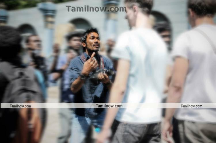 Dhanush Movie Mayakkam Enna Still 2