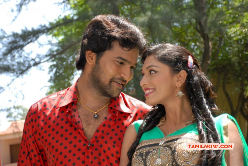 Galleries Miss Pannidatheenga Apram Varuthapaduveenga 5965
