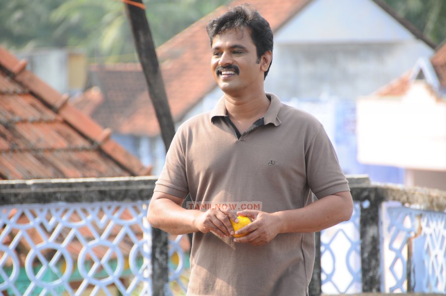 Moondru Per Moondru Kaadhal Stills 9135