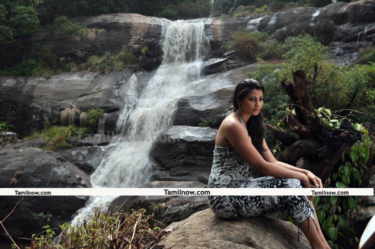 Mounamana Neram Pics 8