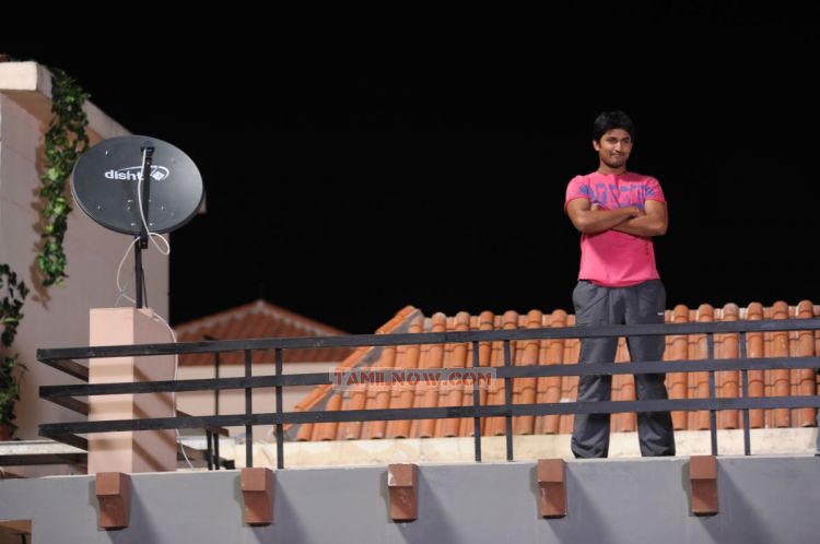 Movie Naan Ee 9327