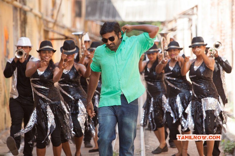 Gallery Naanum Rowdy Dhaan Film 3244