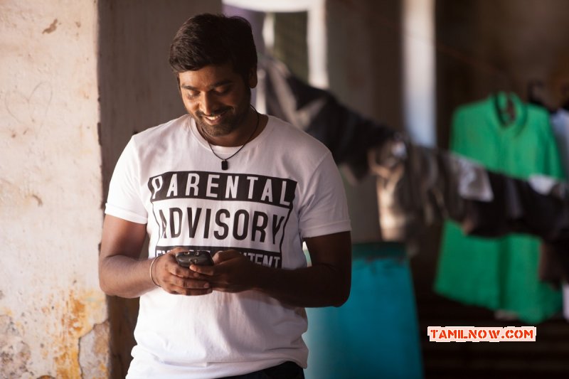 Vijay Sethupathi In Naanum Rowdy Dhaan New Image 296