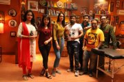 Pics Naanum Single Dhaan Tamil Movie 8363