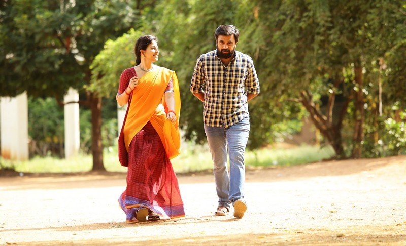 Sasikumar Anjali In Nadodigal 2 Cinema Pic 62
