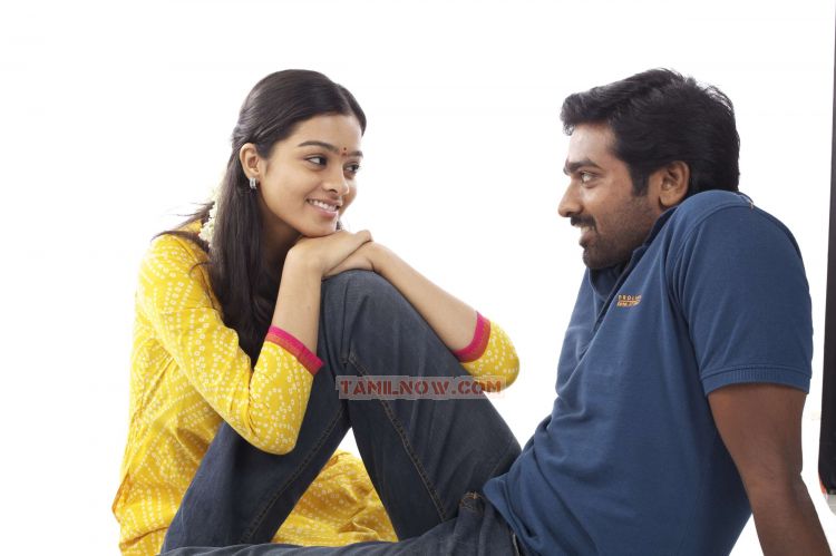 Movie Naduvula Konjam Pakkatha Kaanom 792