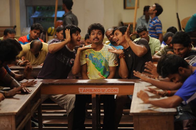 Srikanth Vijay And Jiva In Nanban New Still 924