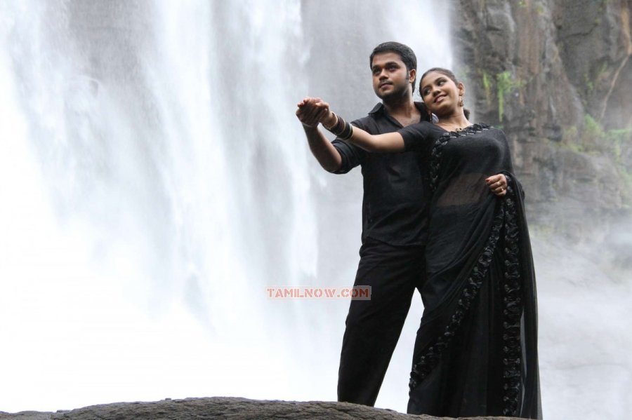 Nanbargal Kavanathirku 4373