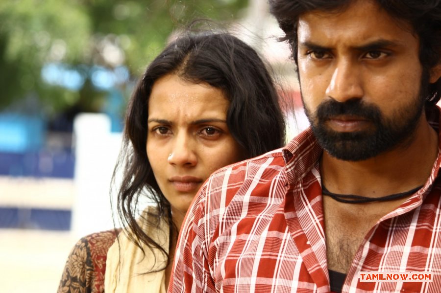 Sruthi Hariharan Shabeer In Nerungi Vaa Muthamidathe 277