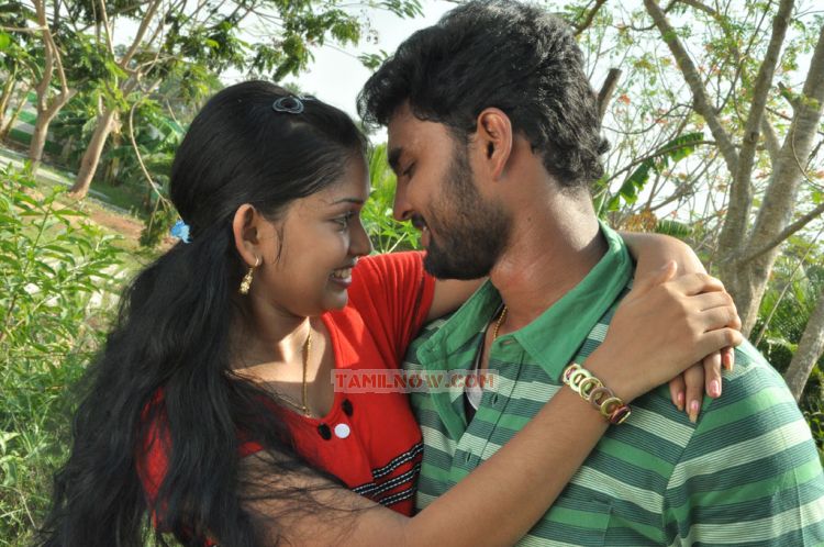 Nila Meethu Kadhal Stills 7318