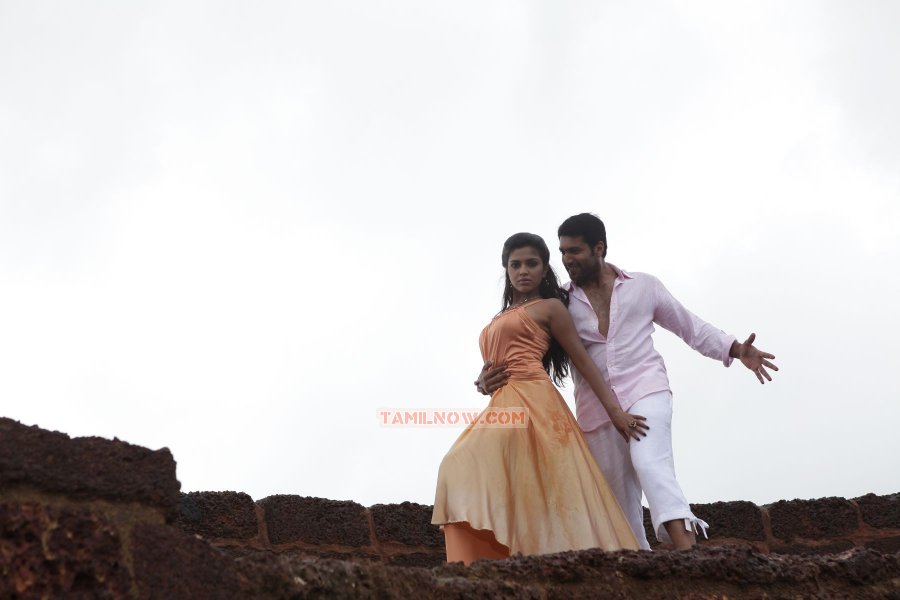 Tamil Movie Nimirnthu Nil Stills 3071