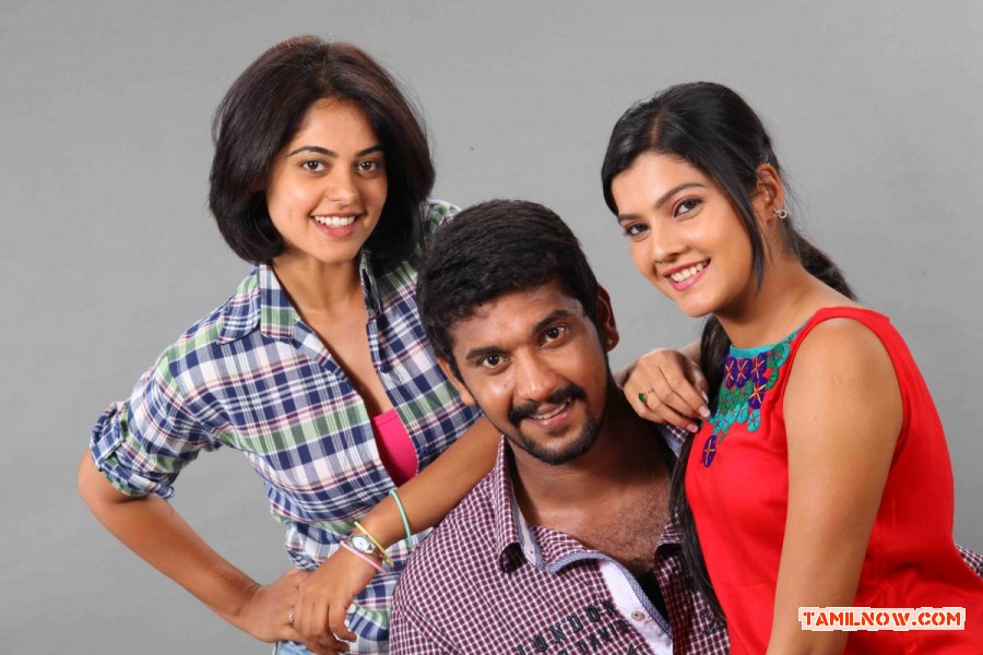 Oru Kanniyum Moonu Kalavanigalum Stills 2515