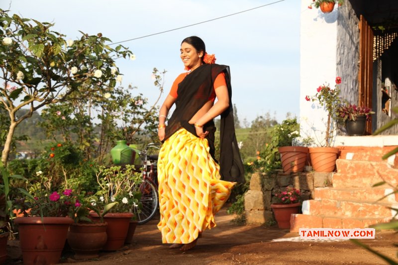 Pictures Tamil Film Oru Kuppai Kathai 2001