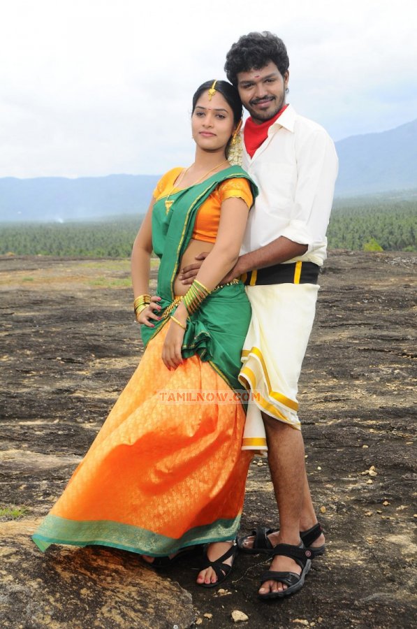 Oruvar Meethu Iruvar Saaindhu Stills 6917
