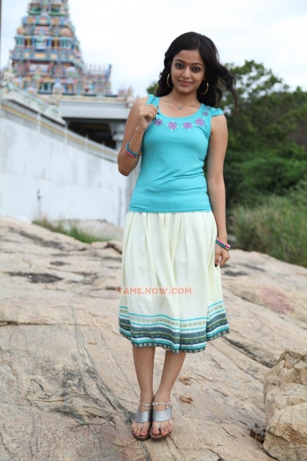 Janani Iyer In Paagan 733