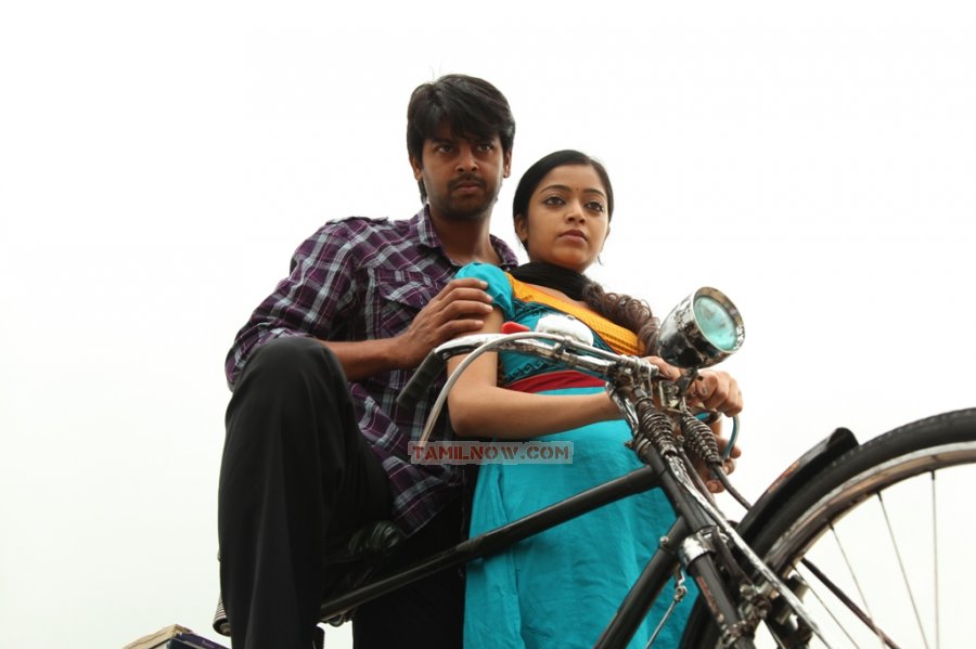Srikanth And Janani Iyer In Paagan 682