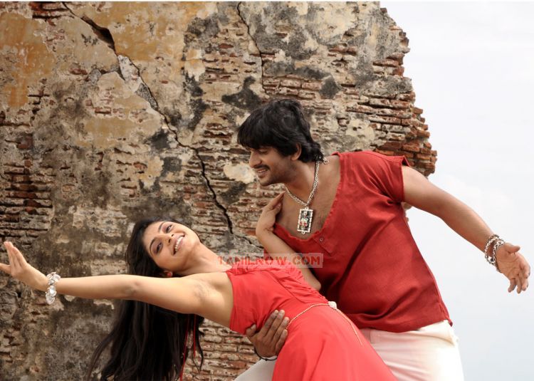 Padam Parthu Kadhai Sol Pic 278