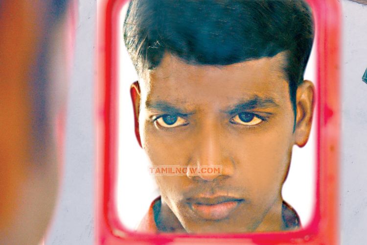Movie Padikira Vayasula Photos 617