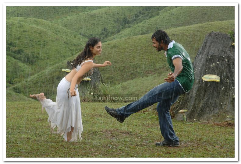 Karthi Tamanna In Paiyya 4