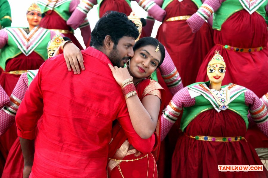 Vishal Lakshmi Menon Pandiya Nadu Still 103