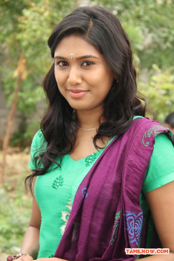 Manisha Yadav In Pattaya Kelappanum Pandiya 714