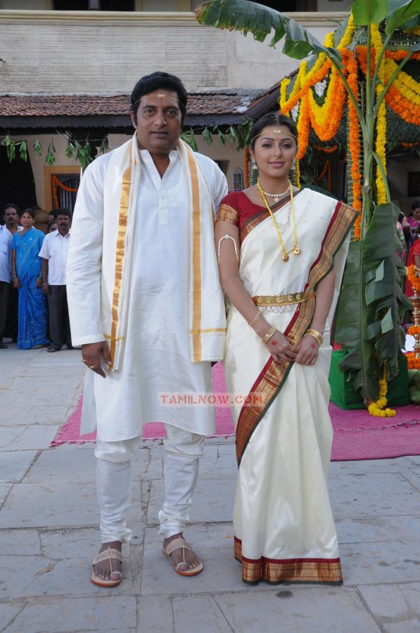 Tamil Movie Pen Adimai Illai Photos 9713