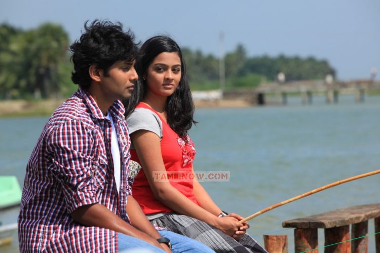 Movie Ponmaalai Pozhudhu 8924