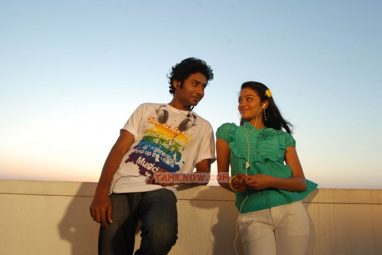 Ponmaalai Pozhudhu 4111