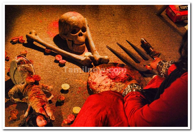 Tamil Movie Poomaaye Still 3