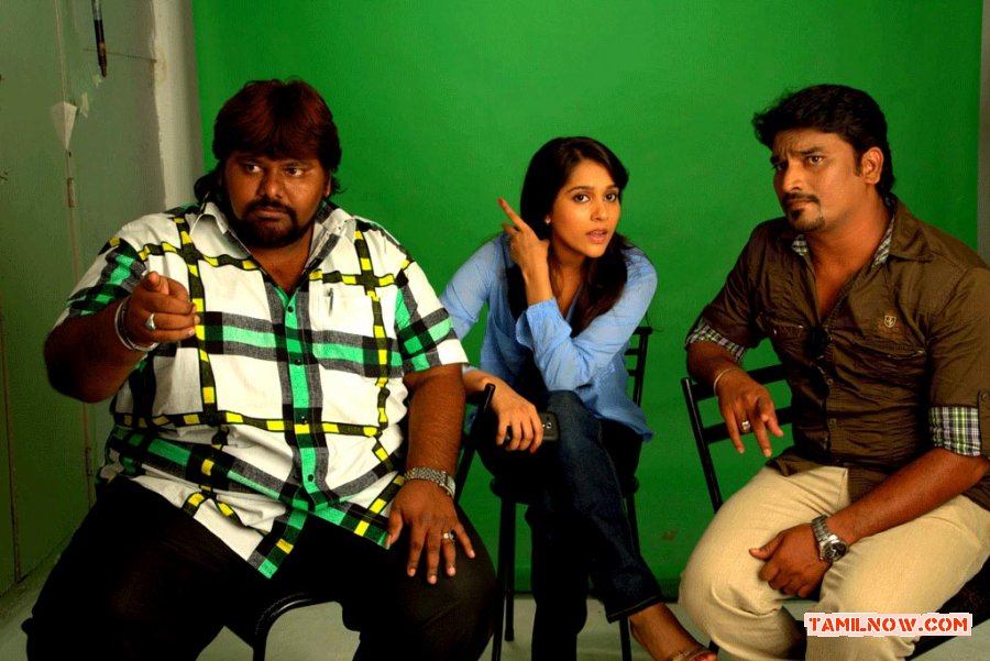 Movie Priyamudan Priya 2248