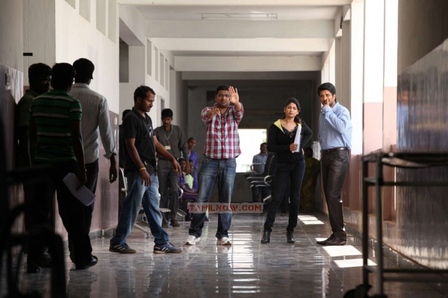 Rendavathu Padam Stills 8200