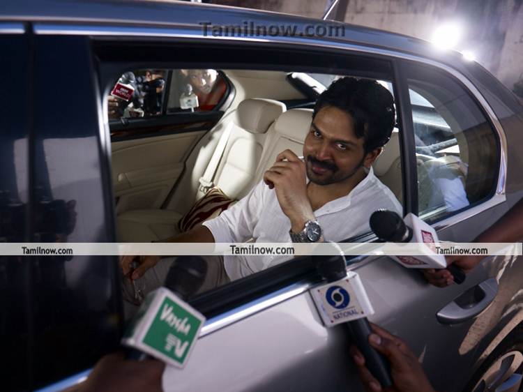 Karthi In Saguni Movie 11