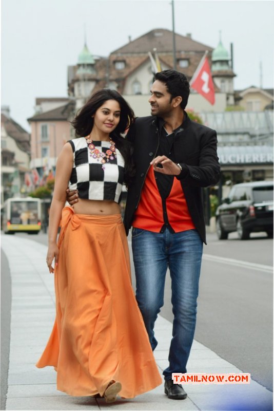 Ashok Selvan And Bindhu Madhavi Movie Wallpaper 889