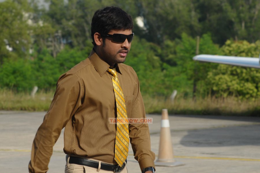 Movie Sillunnu Oru Santhippu 2506
