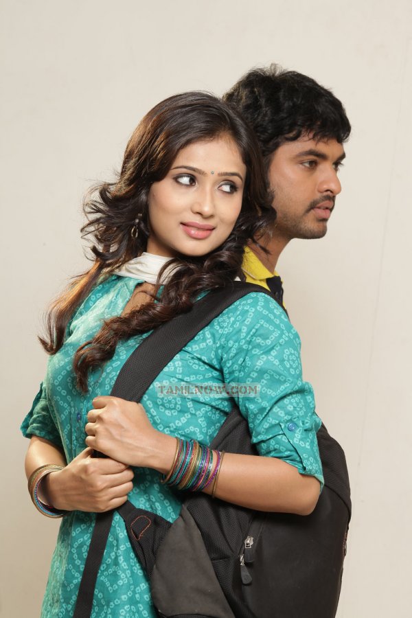 Sillunnu Oru Santhippu 2442