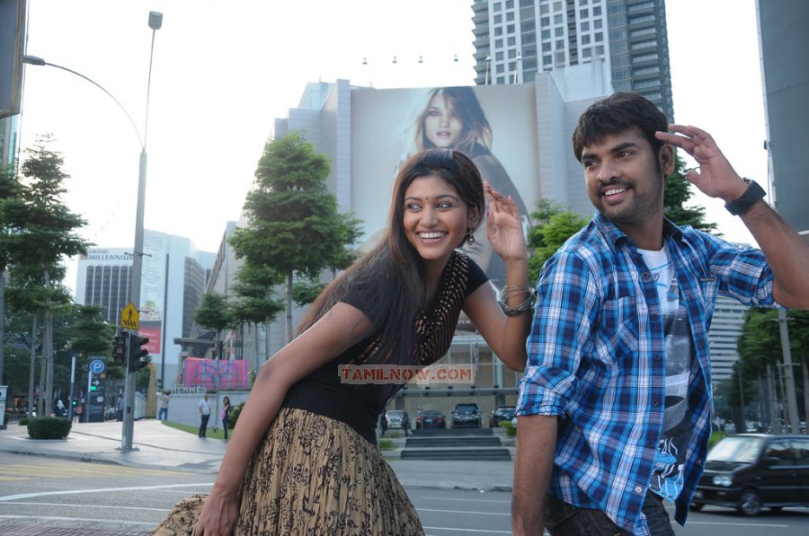 Tamil Movie Sillunnu Oru Santhippu 5744