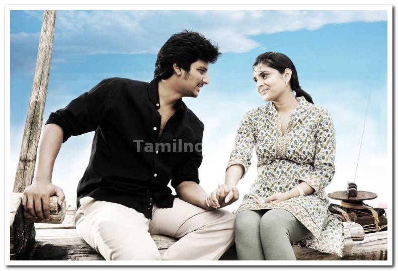 Jeeva And Divya Photos 1