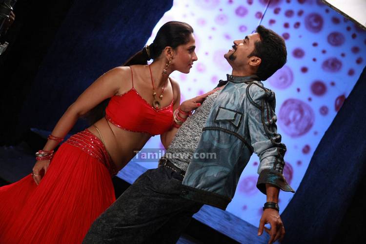 Surya Anushka Photo From Singam 8