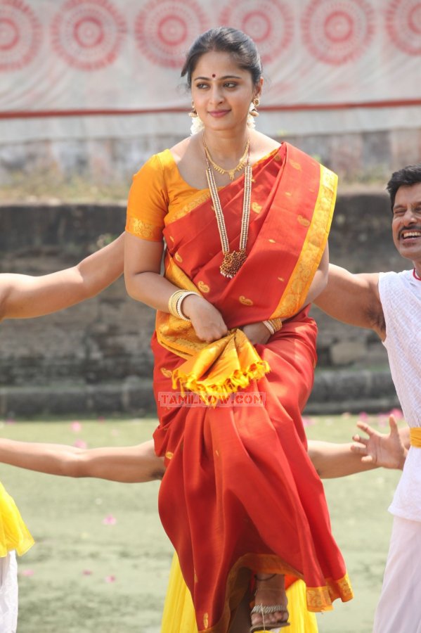 Anushka New Pic From Thaandavam 301