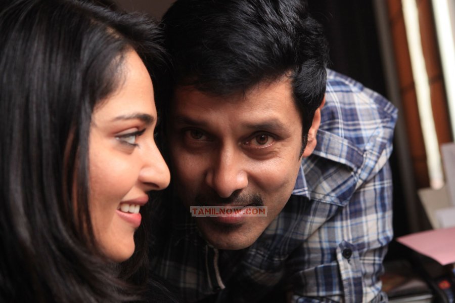 Vikram Anushaka Thaandavam Still 224