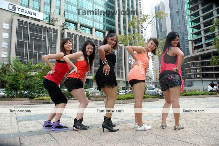 Thalapulla Movie Hot Pic 7