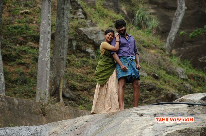 Latest Pictures Thoppi 8904