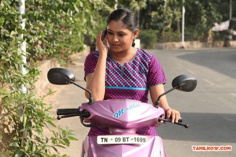 Thottal Thodarum 842
