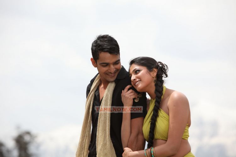 Thulli Ezhunthathu Kadhal Picture 168