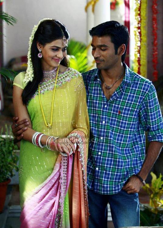 Dhanush Genelia Picture3