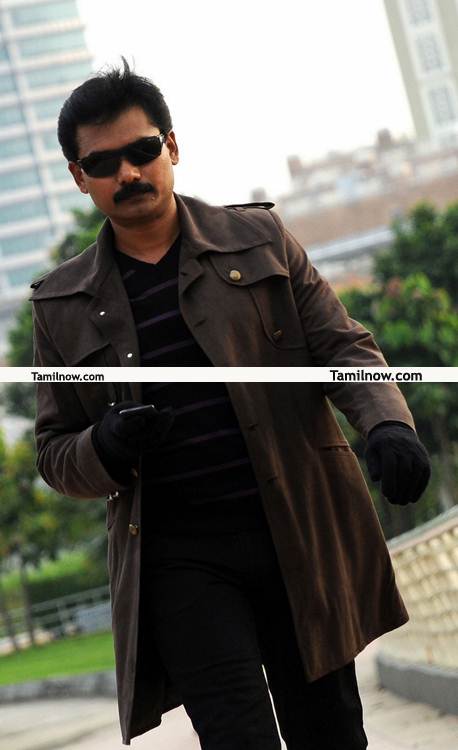 R Chandrasekhar In Uyarthiru 420 6