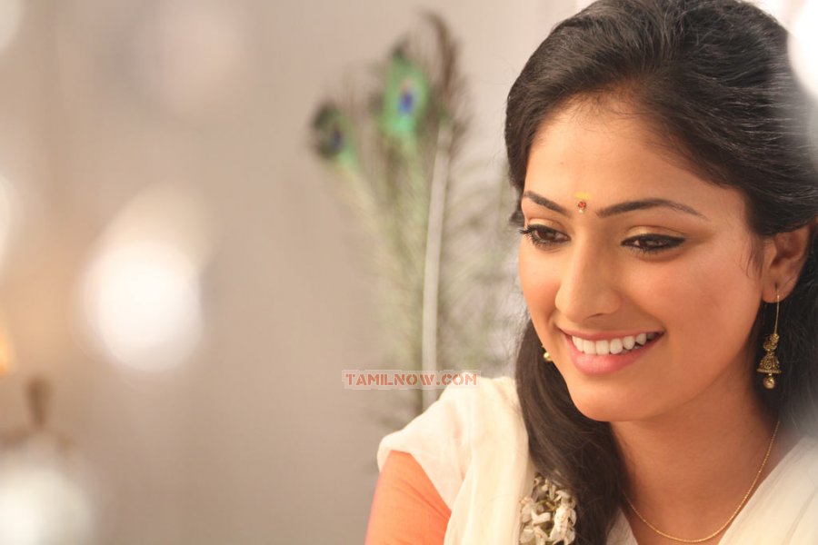 Haripriya In Vaarayo Vennilave 395